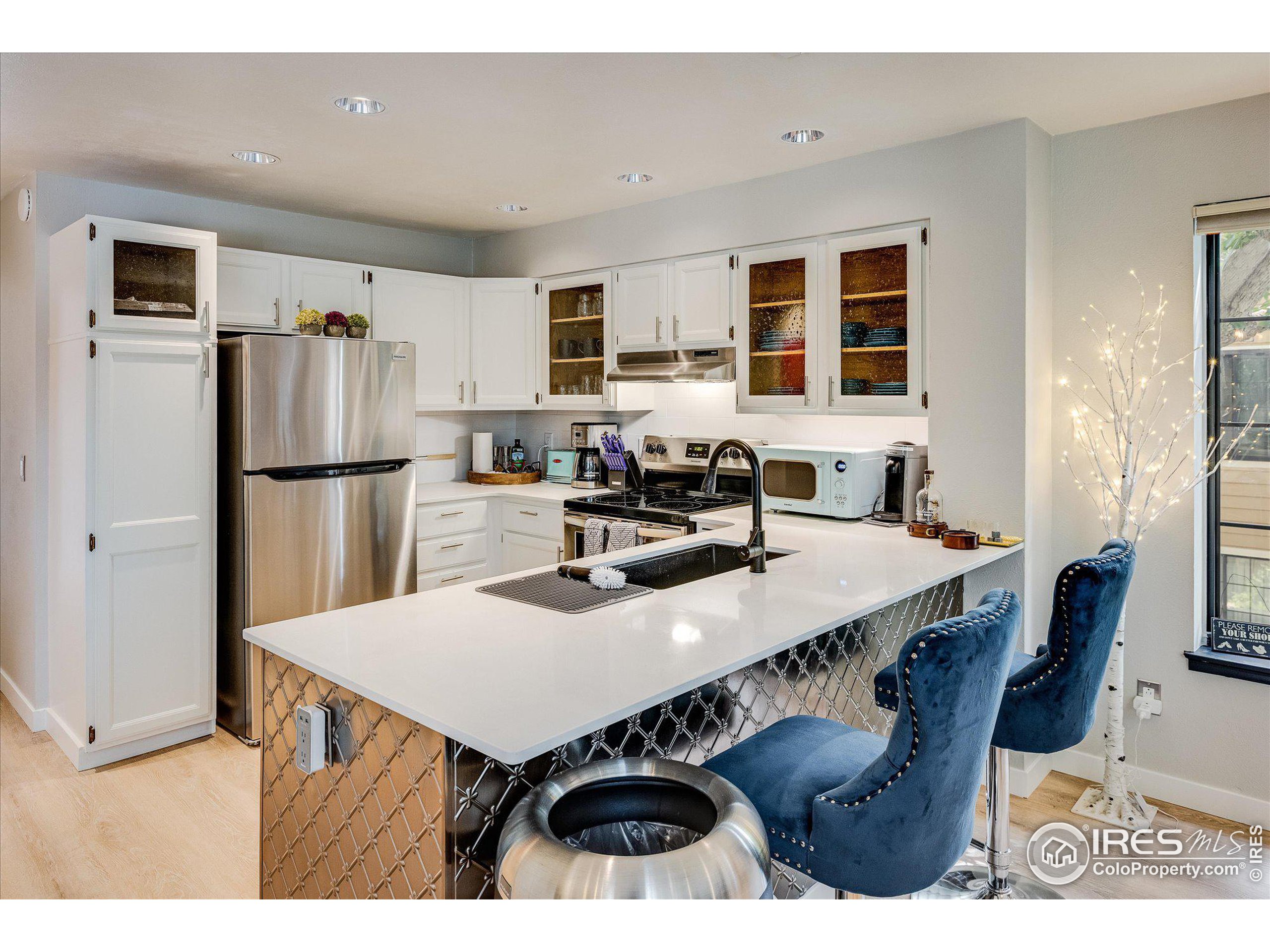 4767 White Rock Cir E