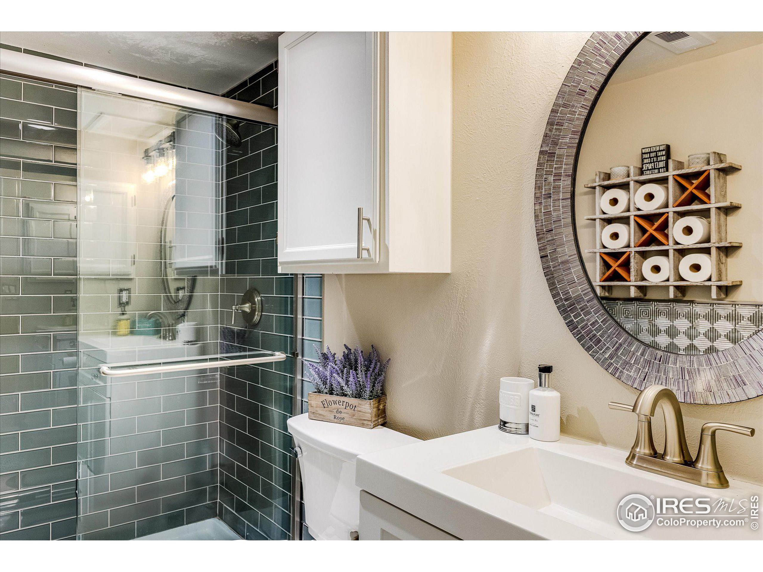 4767 White Rock Cir E