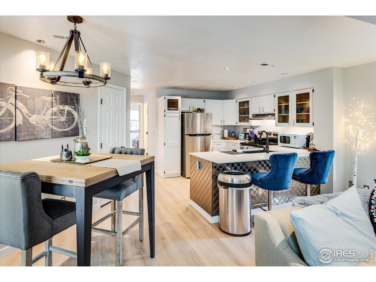 4767 White Rock Cir E