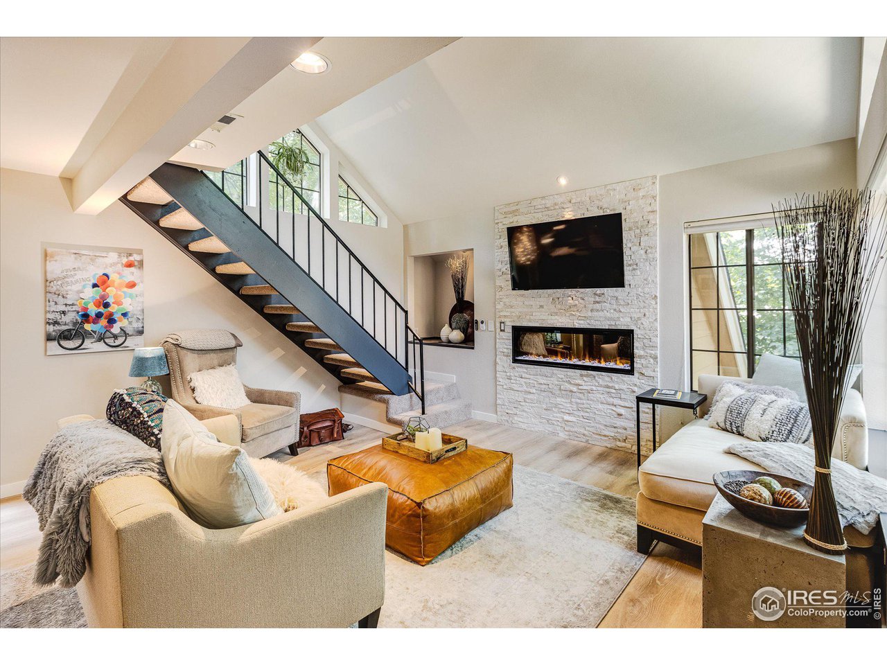 4767 White Rock Cir E