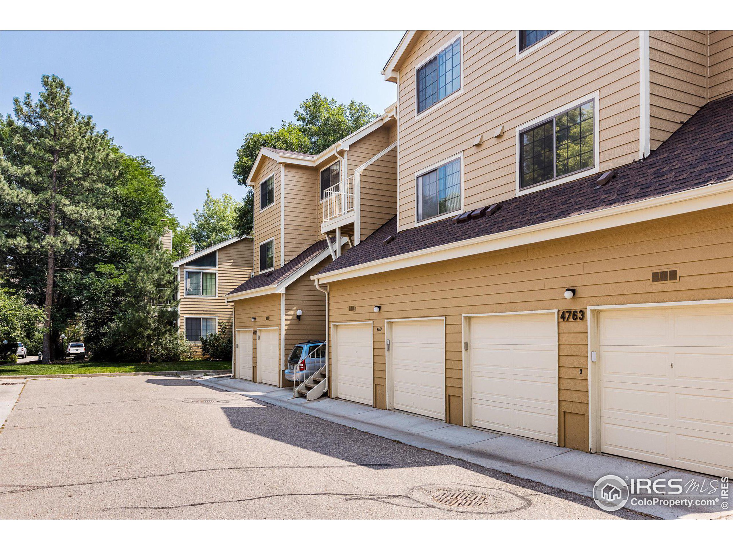 4767 White Rock Cir E