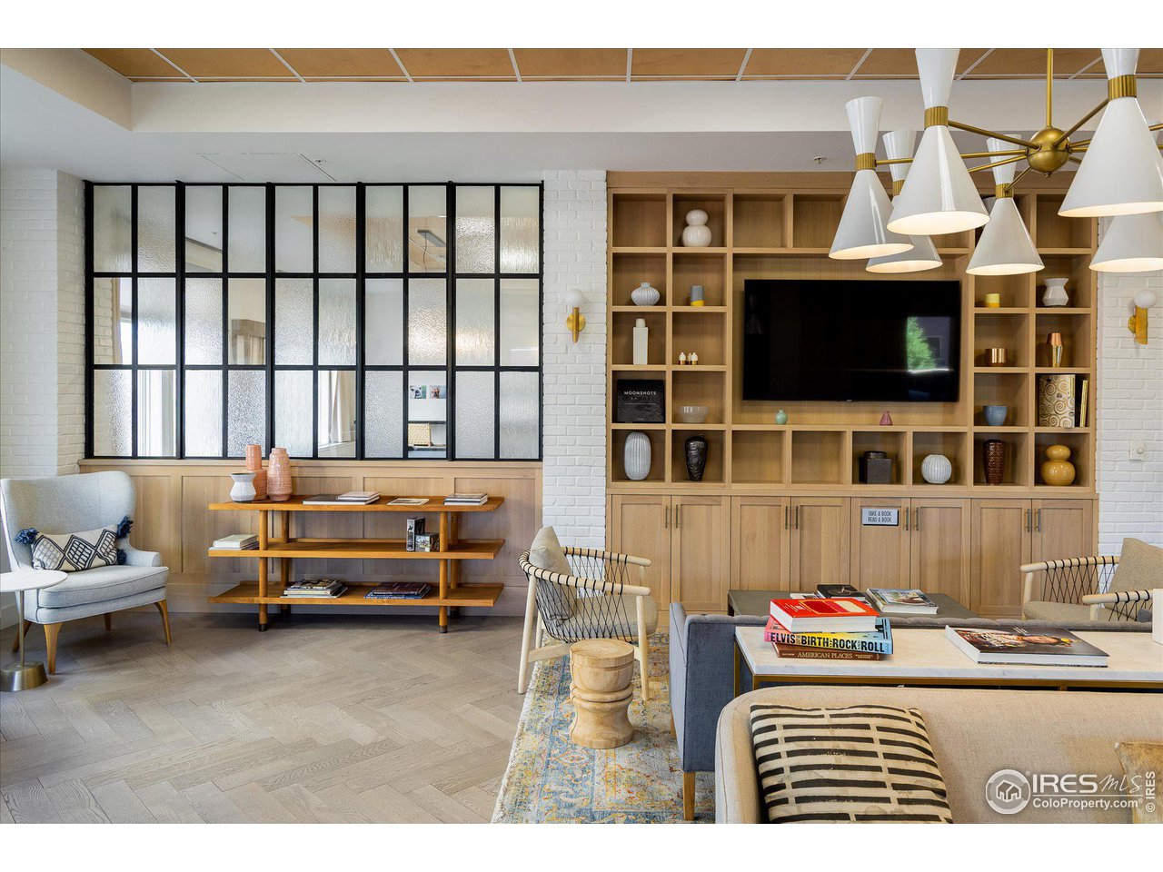 3401 Arapahoe Ave 210