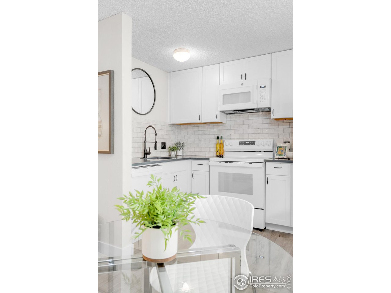 3161 Madison Ave N-306