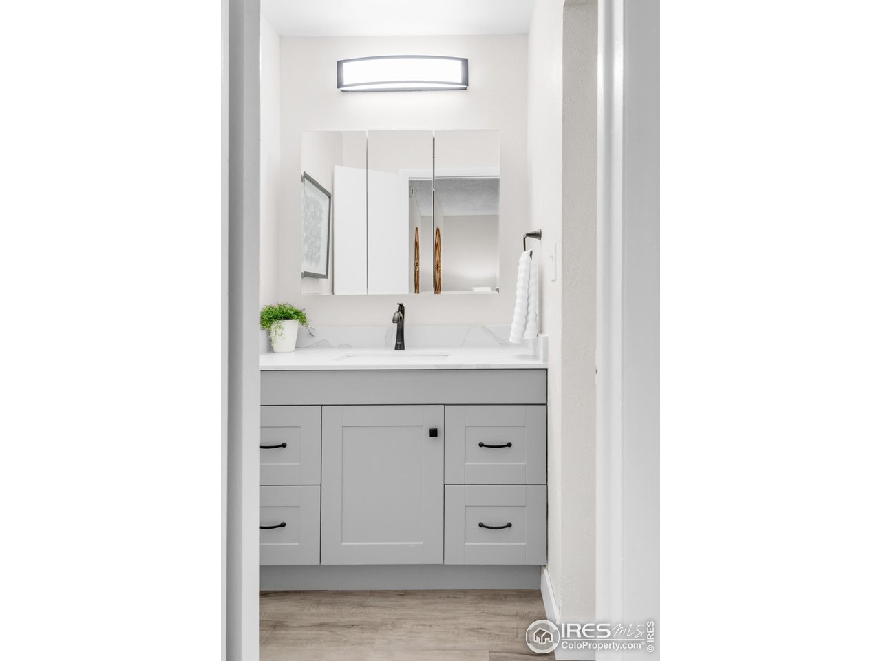 3161 Madison Ave N-306