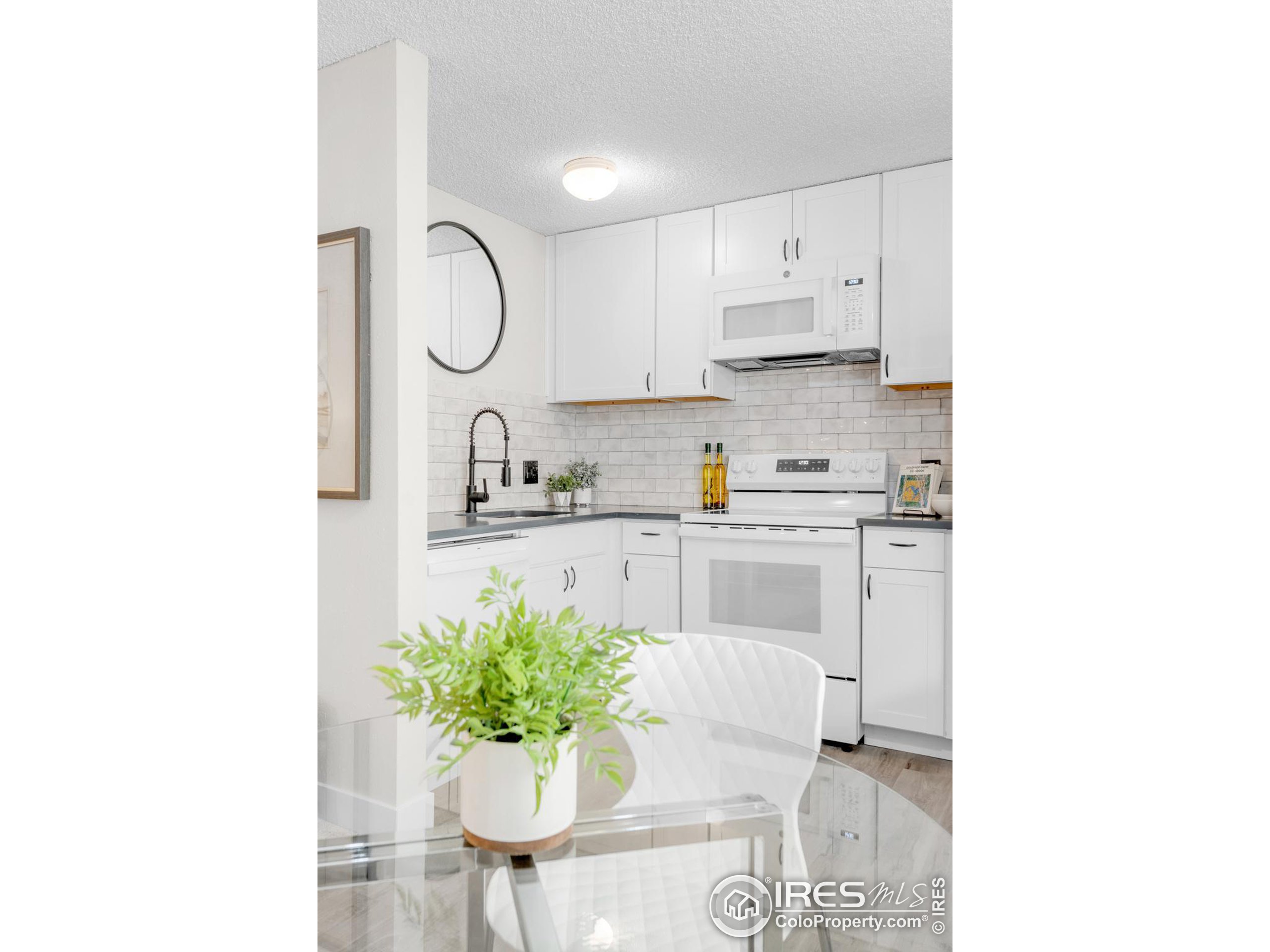 3161 Madison Ave N-306