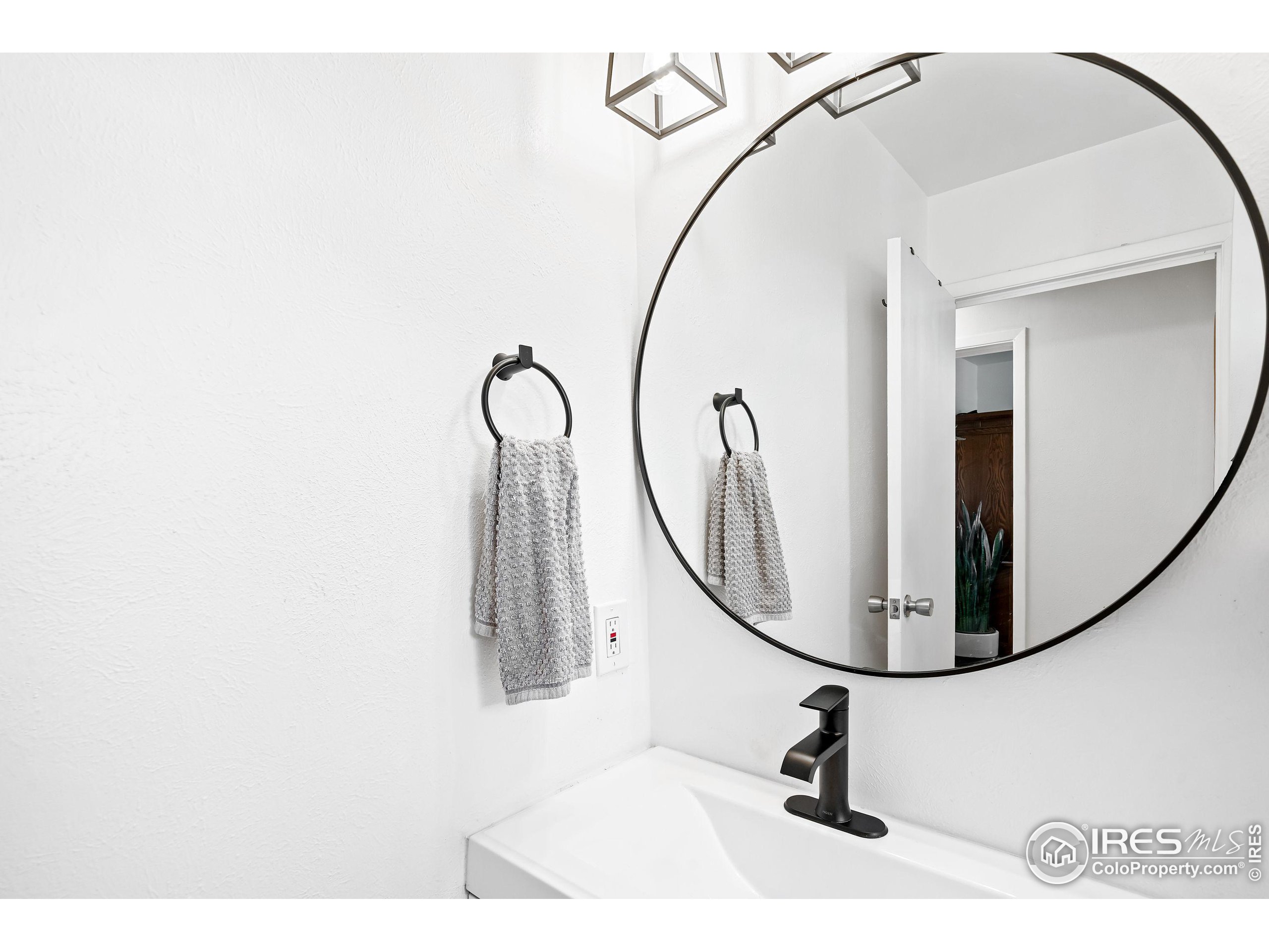 10454 Independence Cir