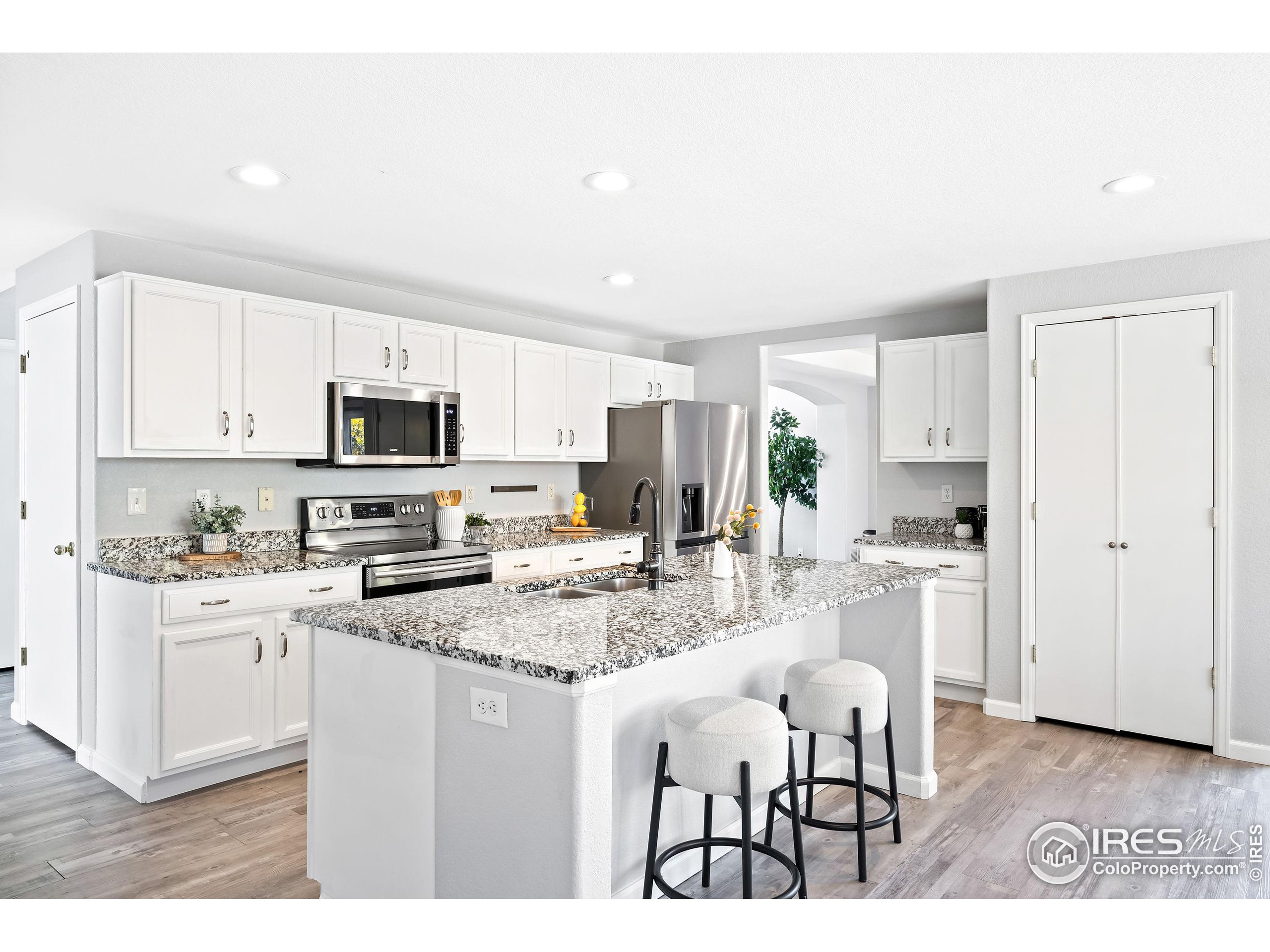 951 Quarterhorse Trl