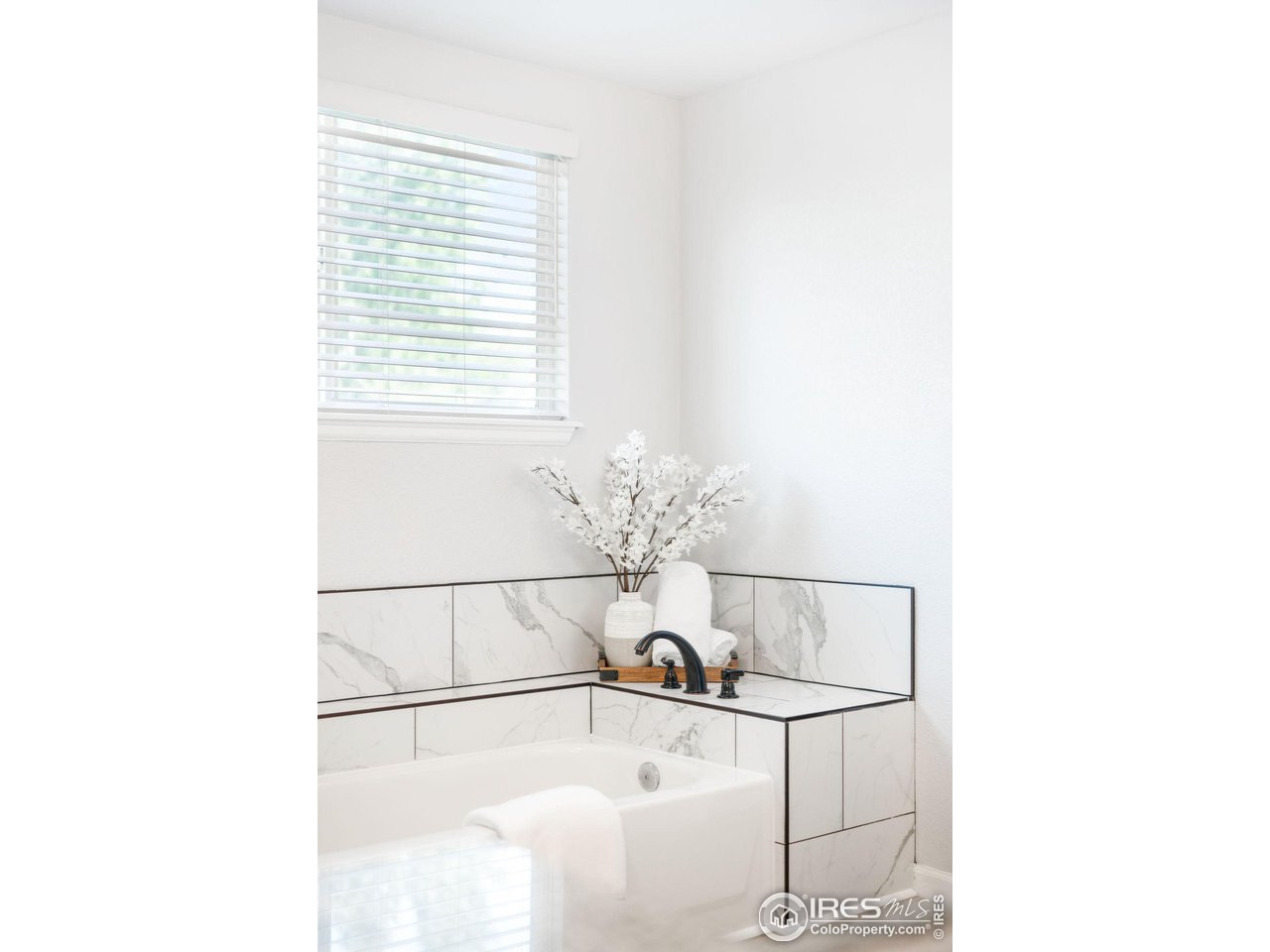 951 Quarterhorse Trl