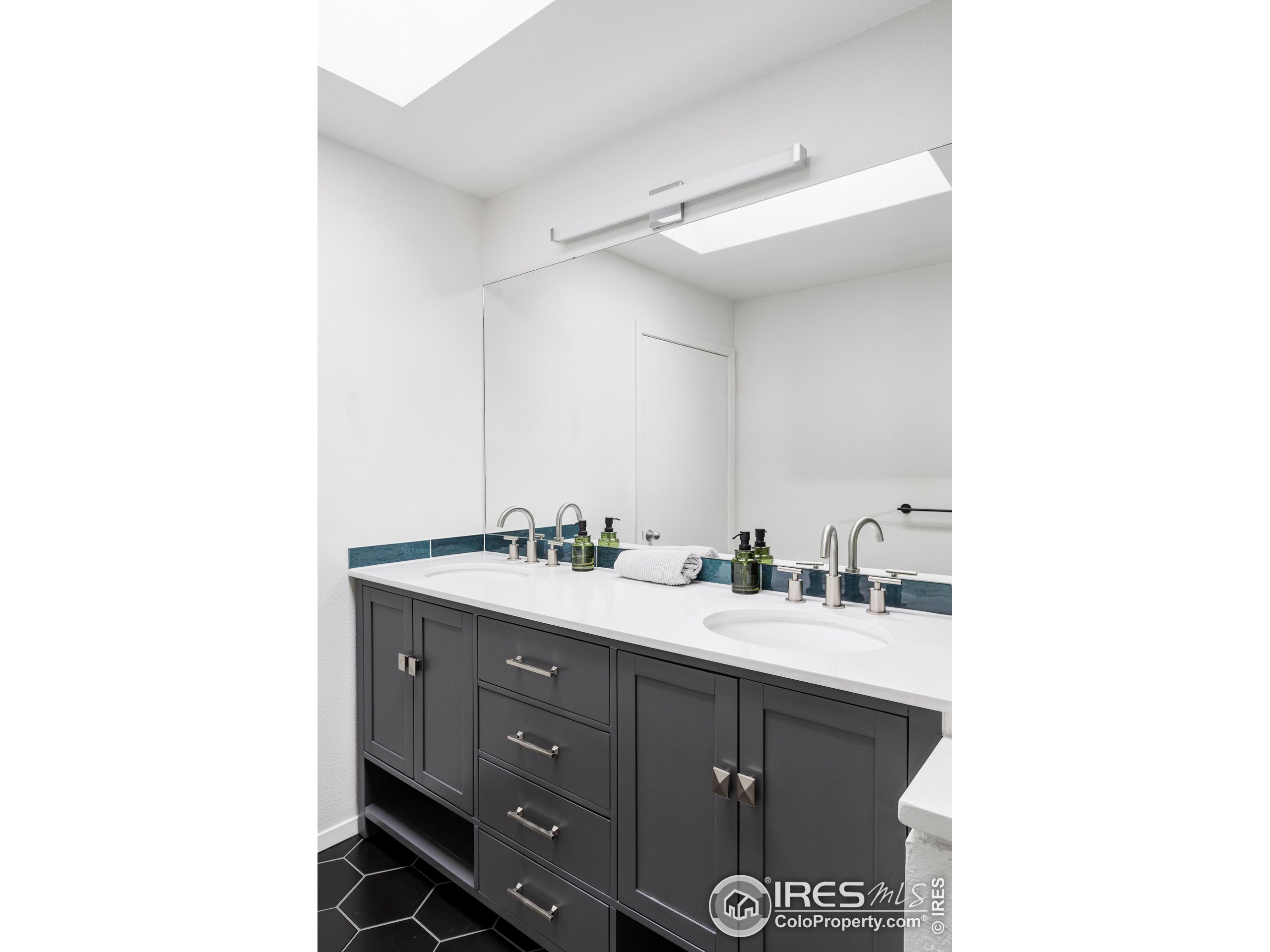 2716 Winding Trail Dr