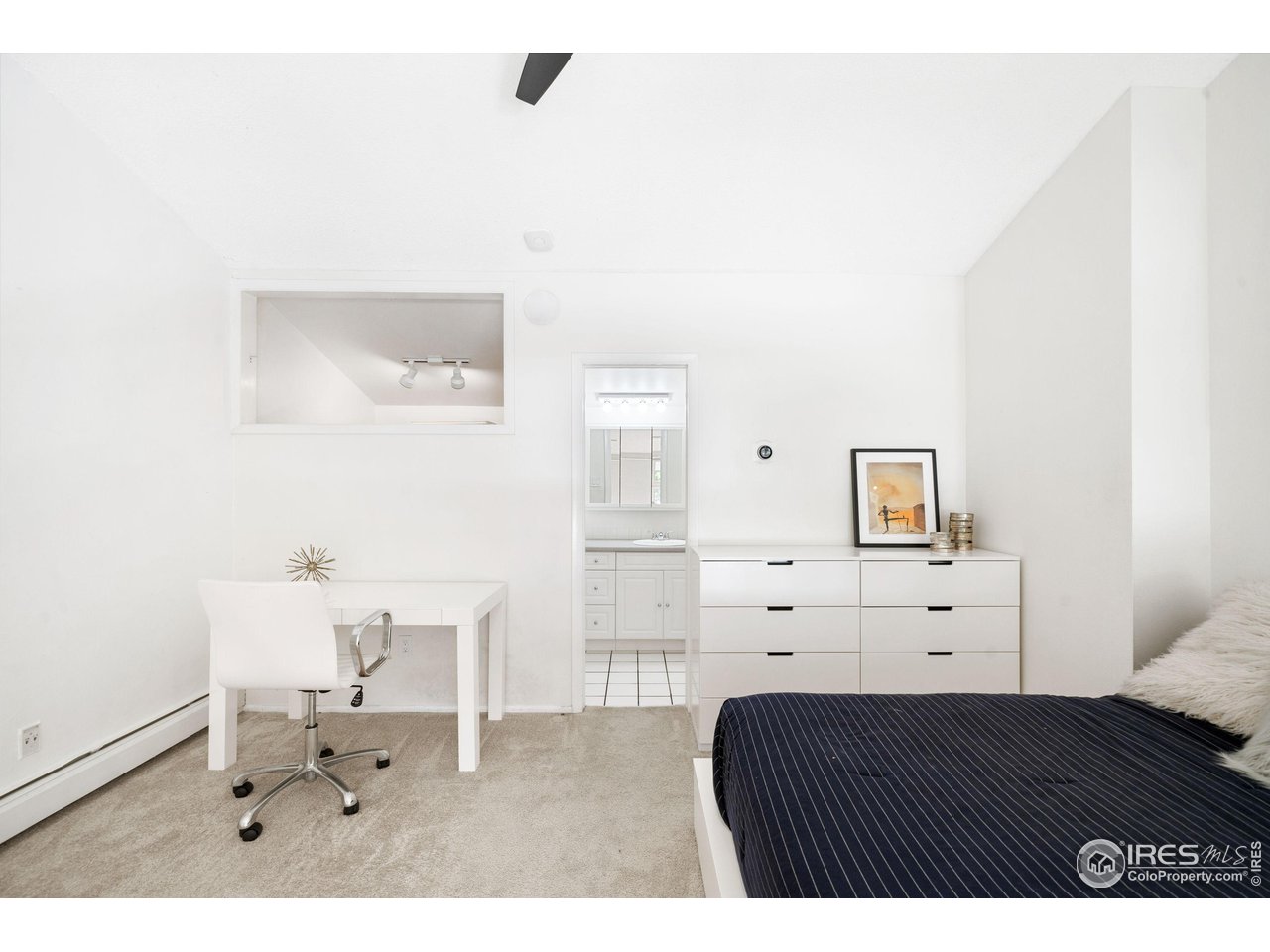 1842 Canyon Blvd 211