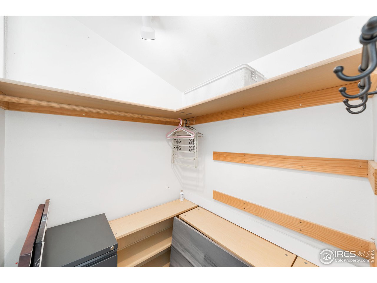 1842 Canyon Blvd 211