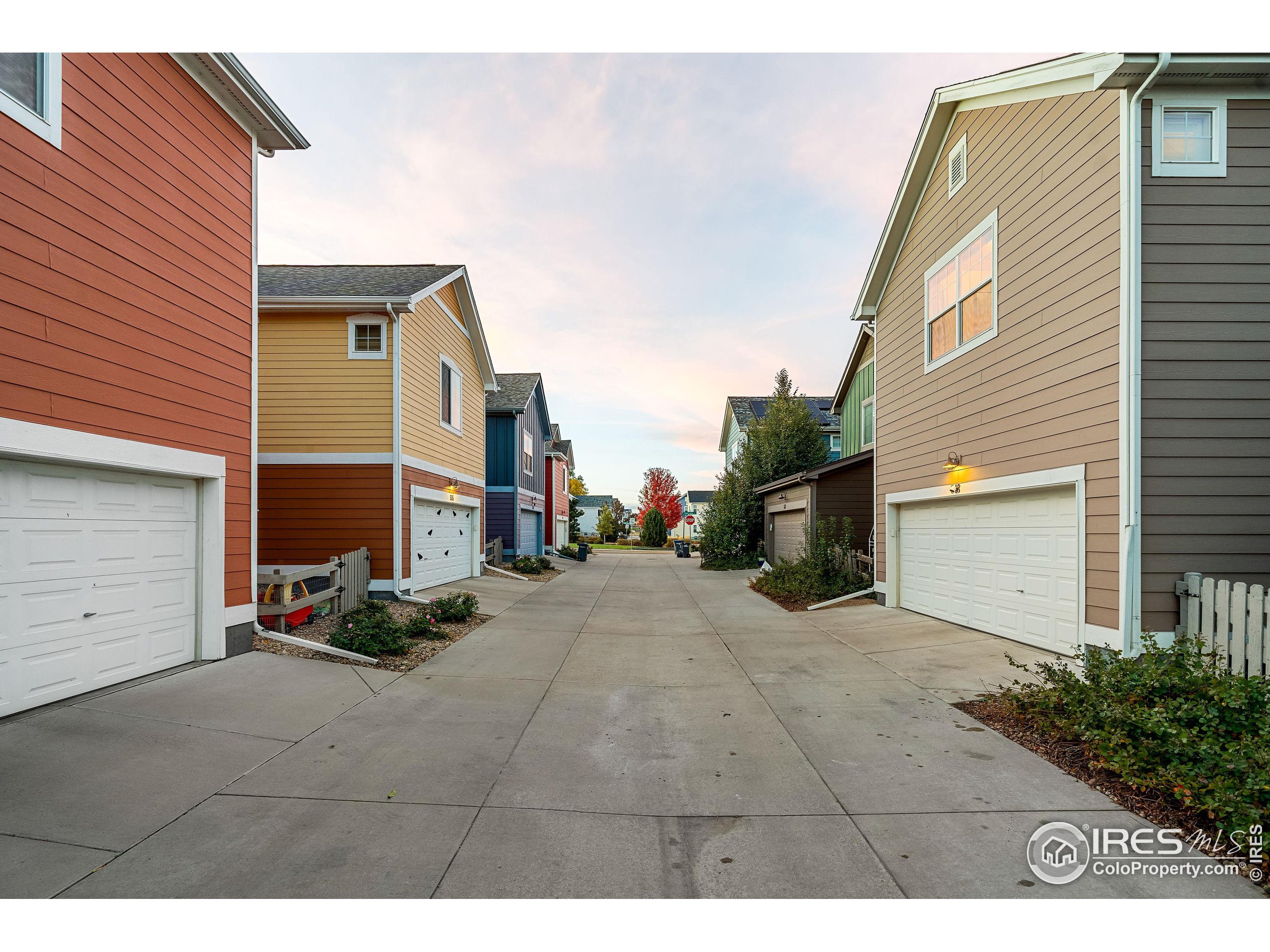 548 Straight Creek Way