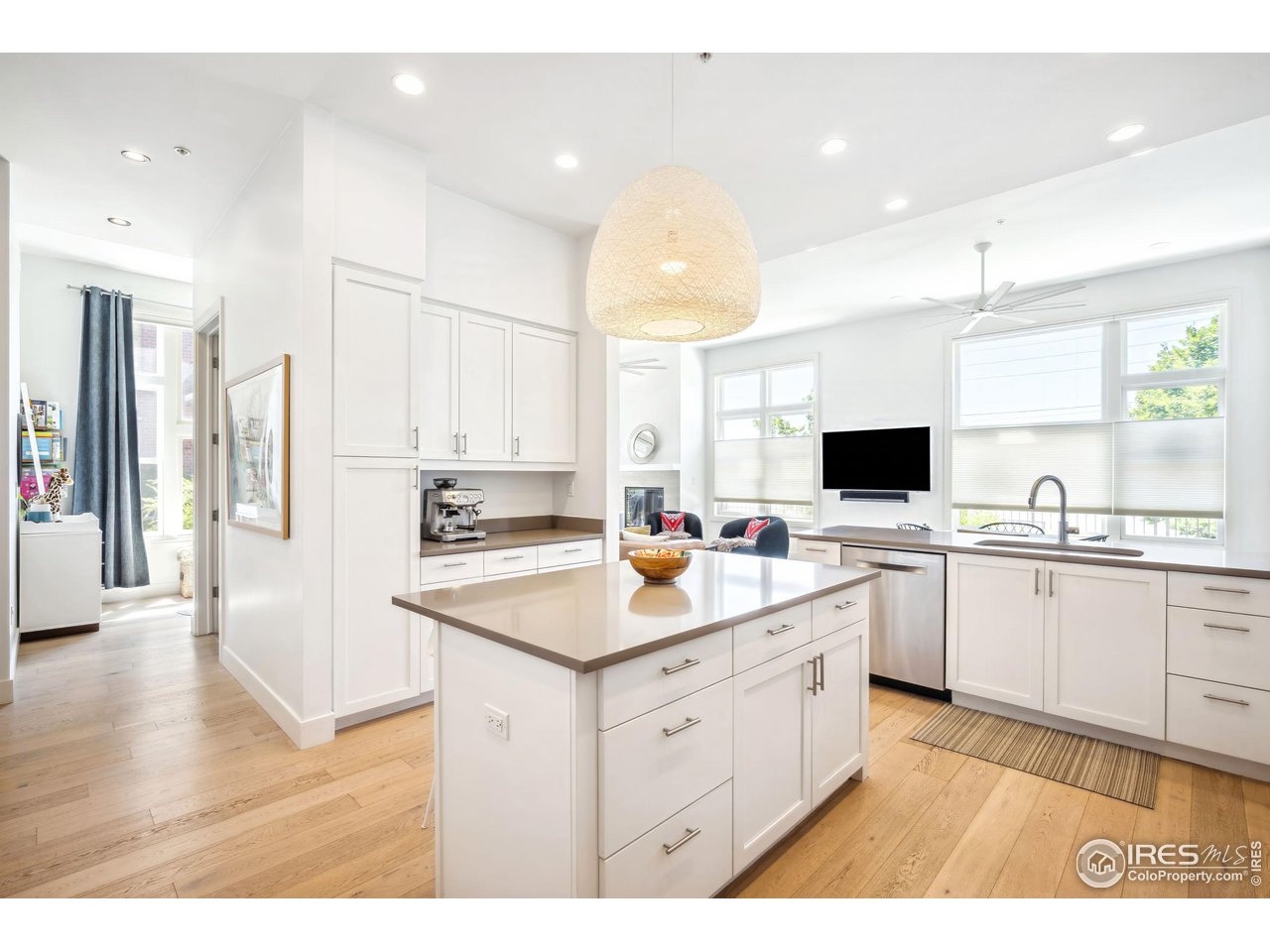 3301 Arapahoe Ave 117