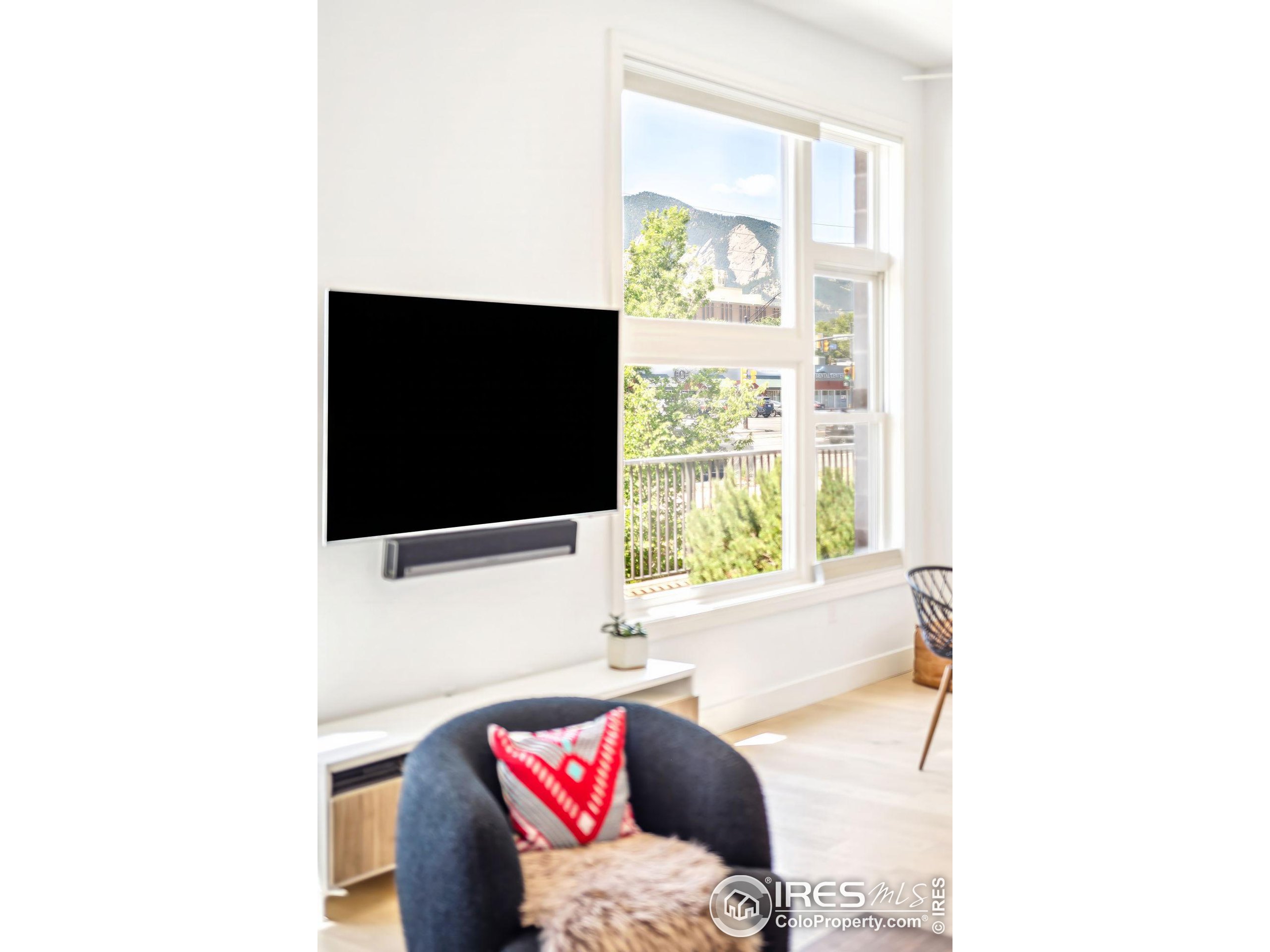 3301 Arapahoe Ave 117