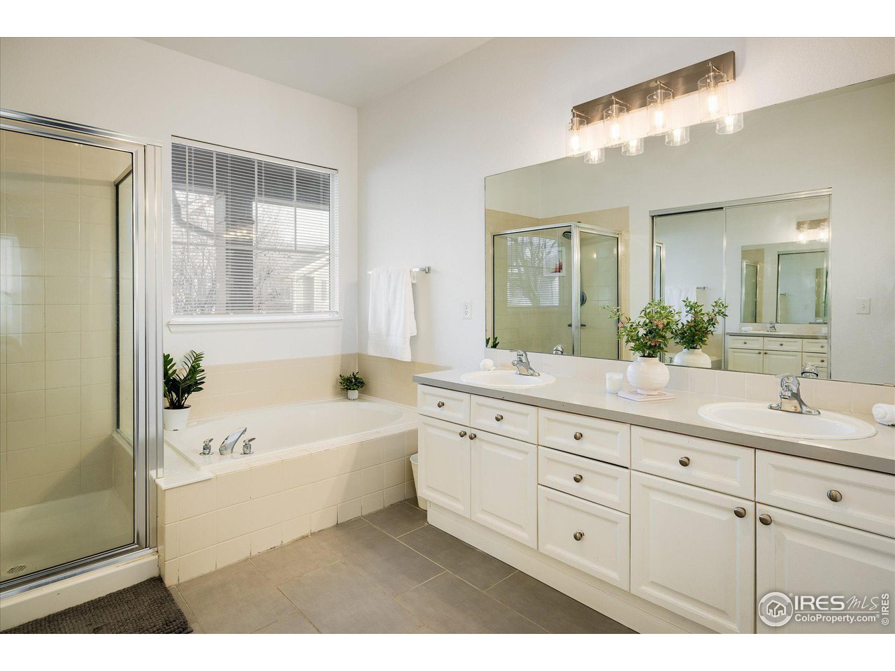 5140 Mt St Vrain Ave