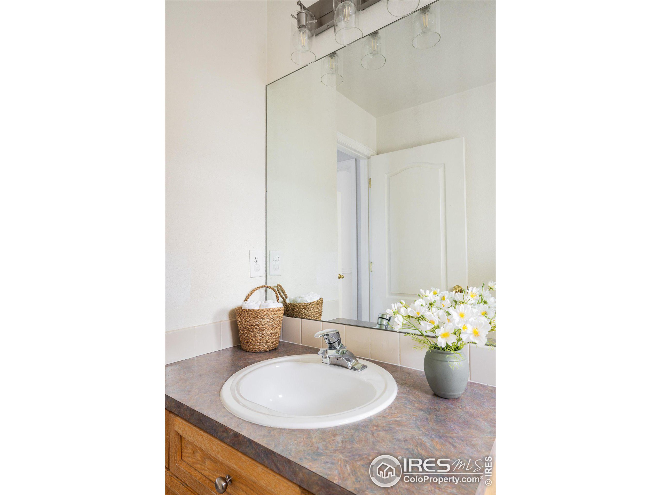 5140 Mt St Vrain Ave