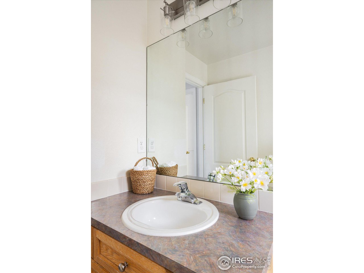 5140 Mt St Vrain Ave