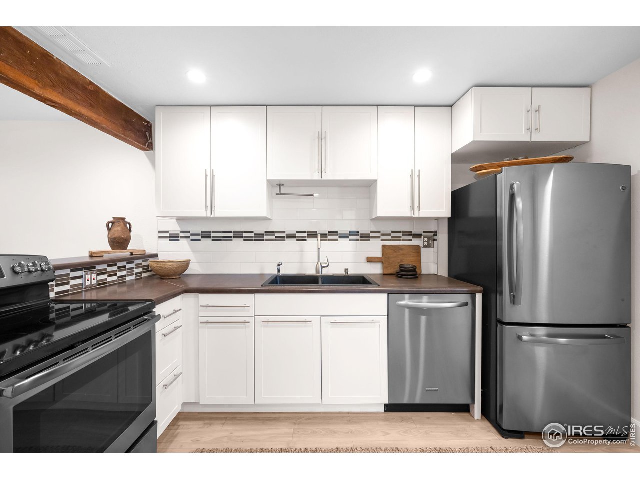 4482 Greenbriar Blvd