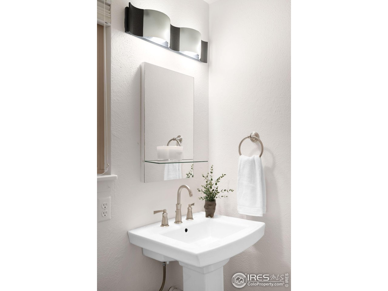 4482 Greenbriar Blvd