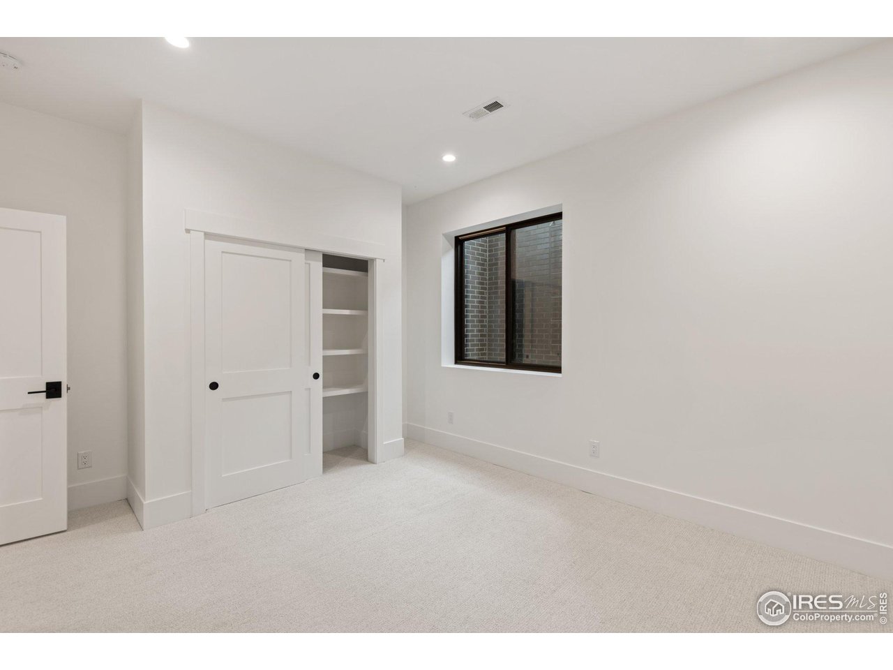 1223 Main St