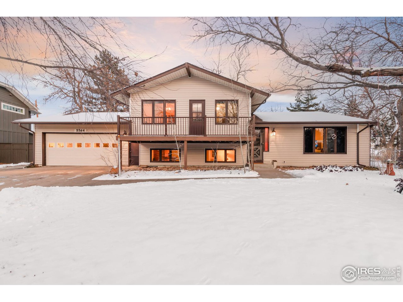 5564 Colt Dr
