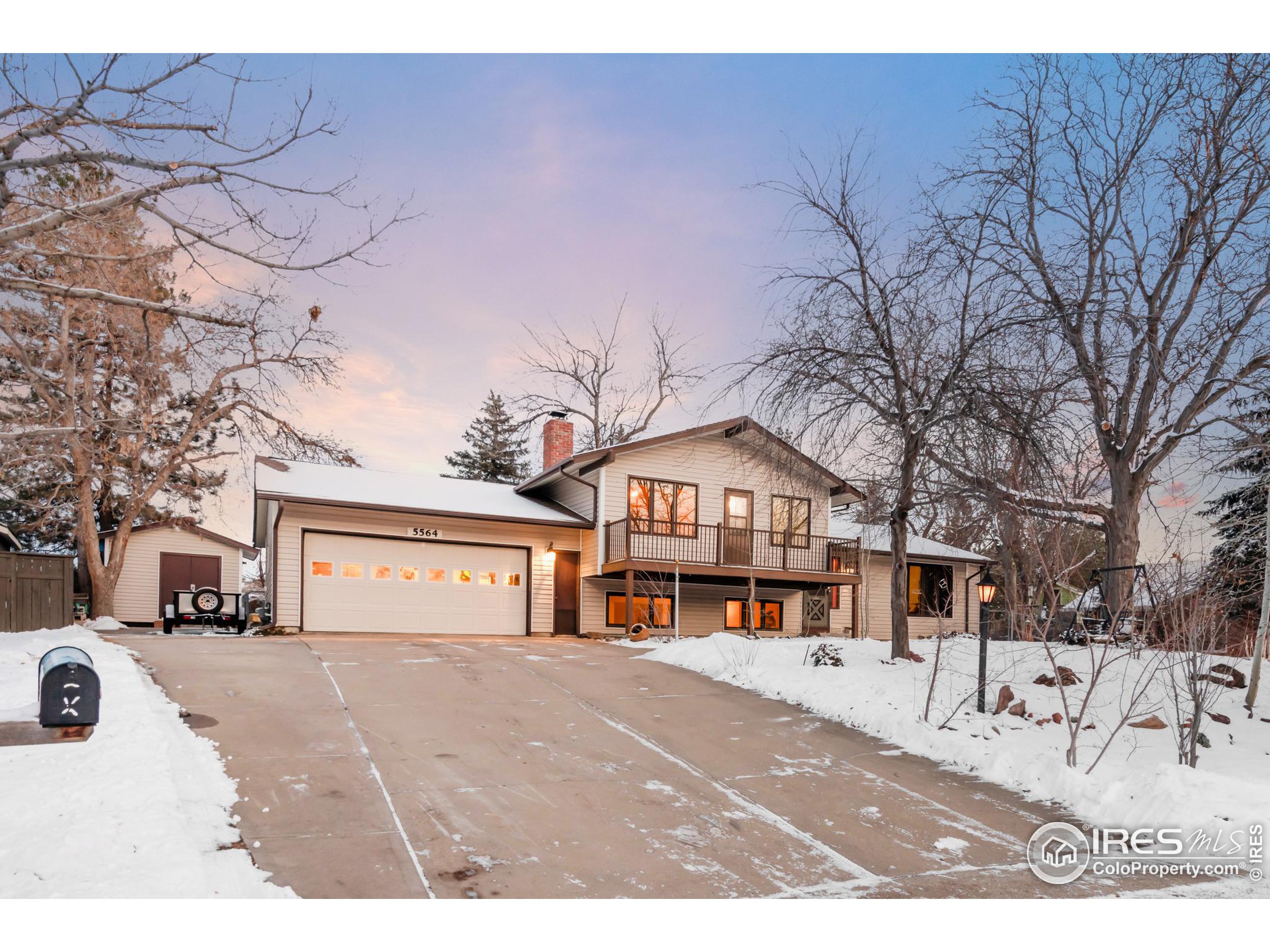 5564 Colt Dr
