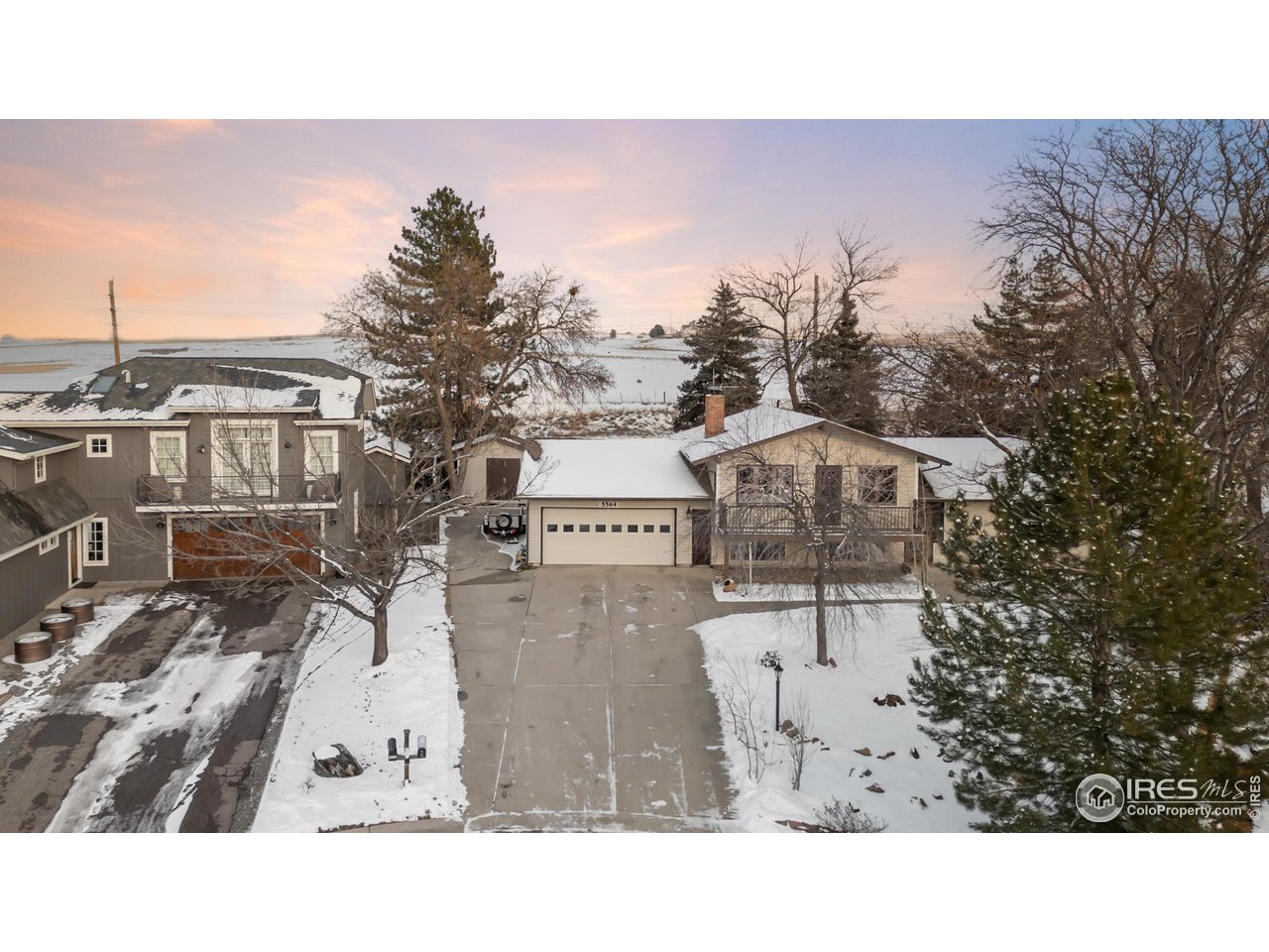 5564 Colt Dr