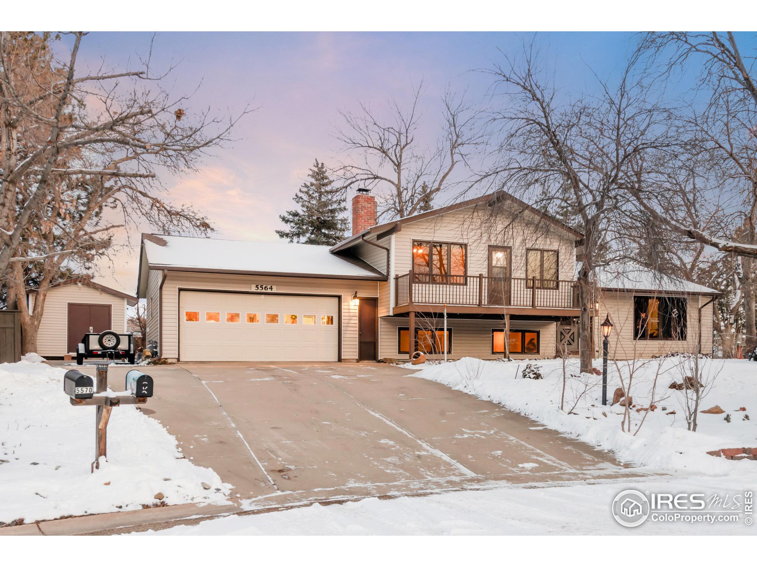5564 Colt Dr