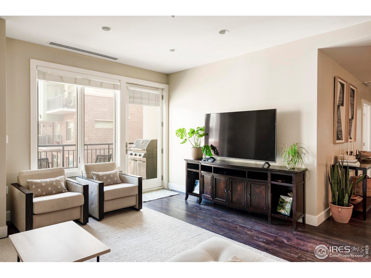 3301 Arapahoe Ave 204