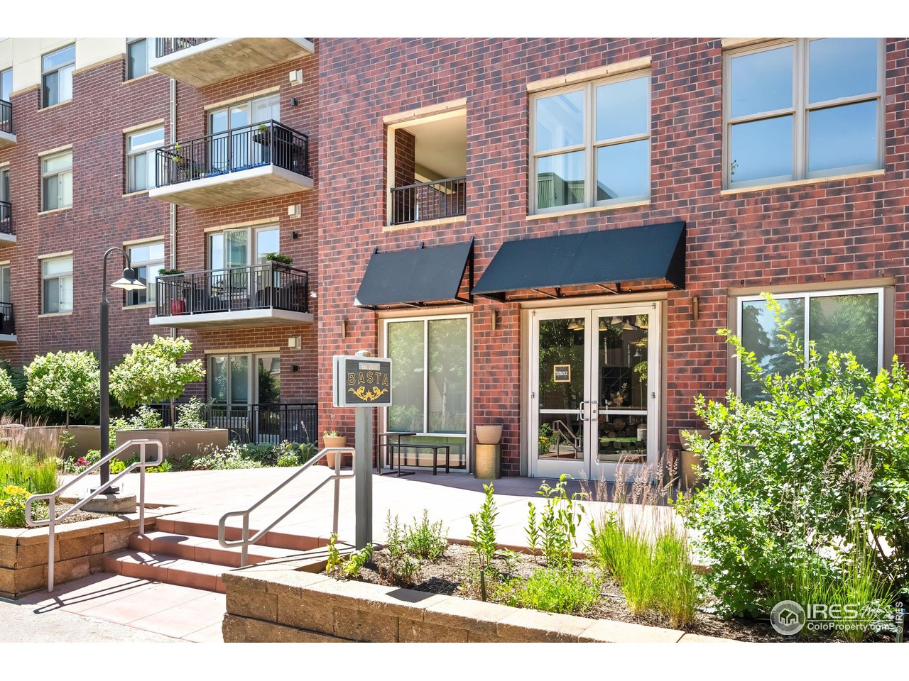 3301 Arapahoe Ave 204