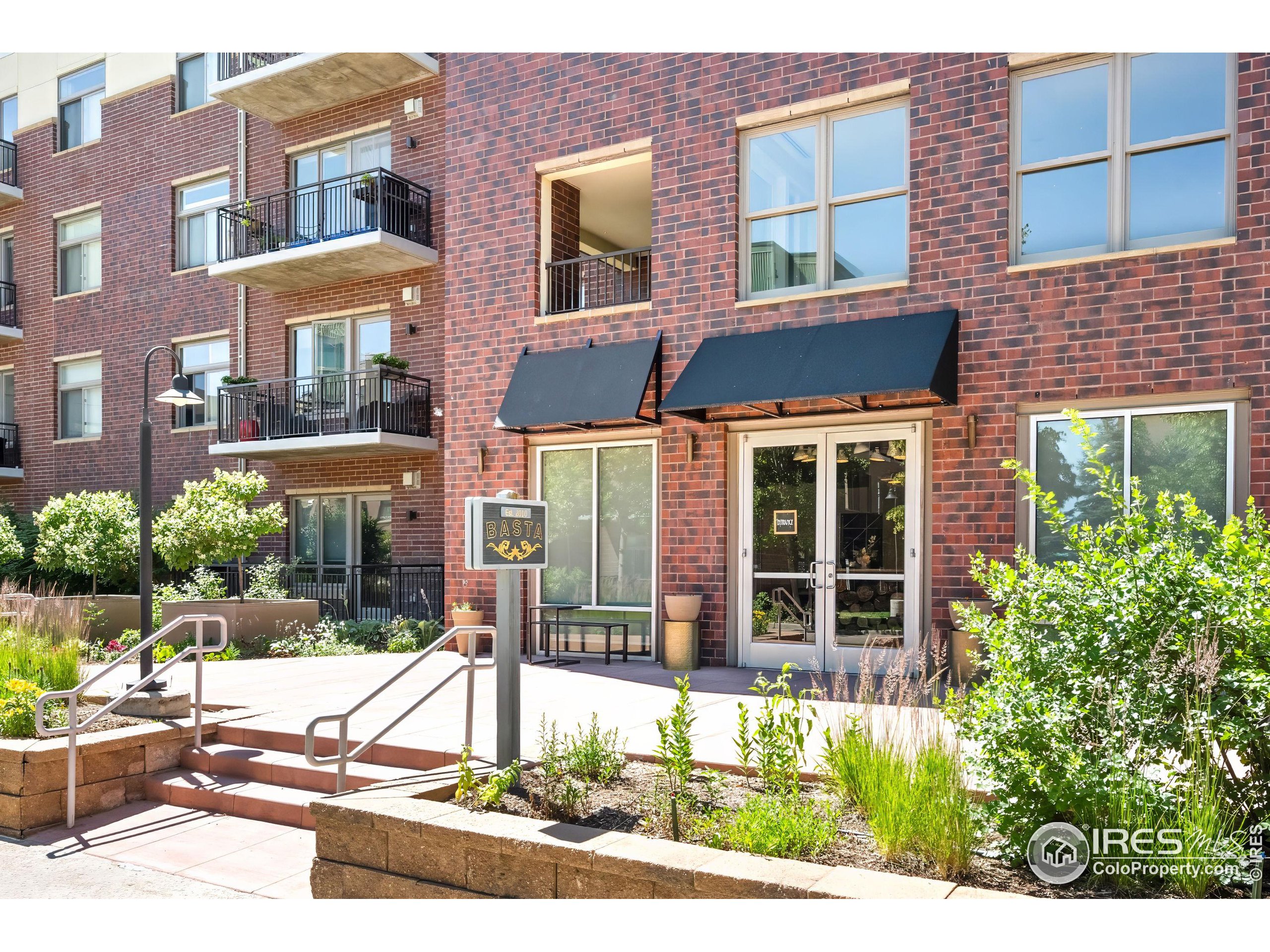 3301 Arapahoe Ave 204