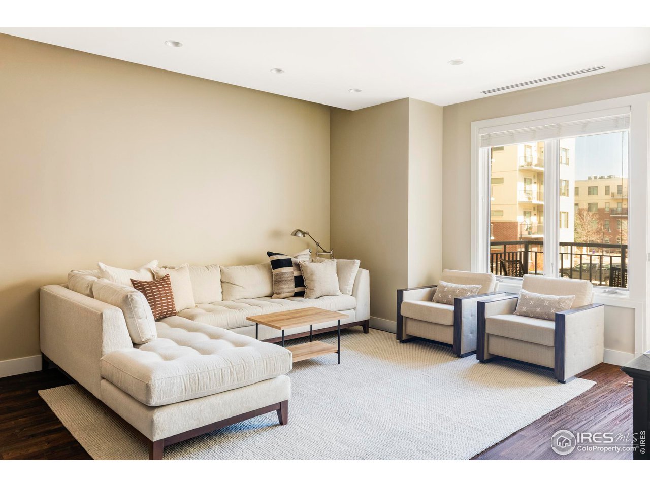 3301 Arapahoe Ave 204