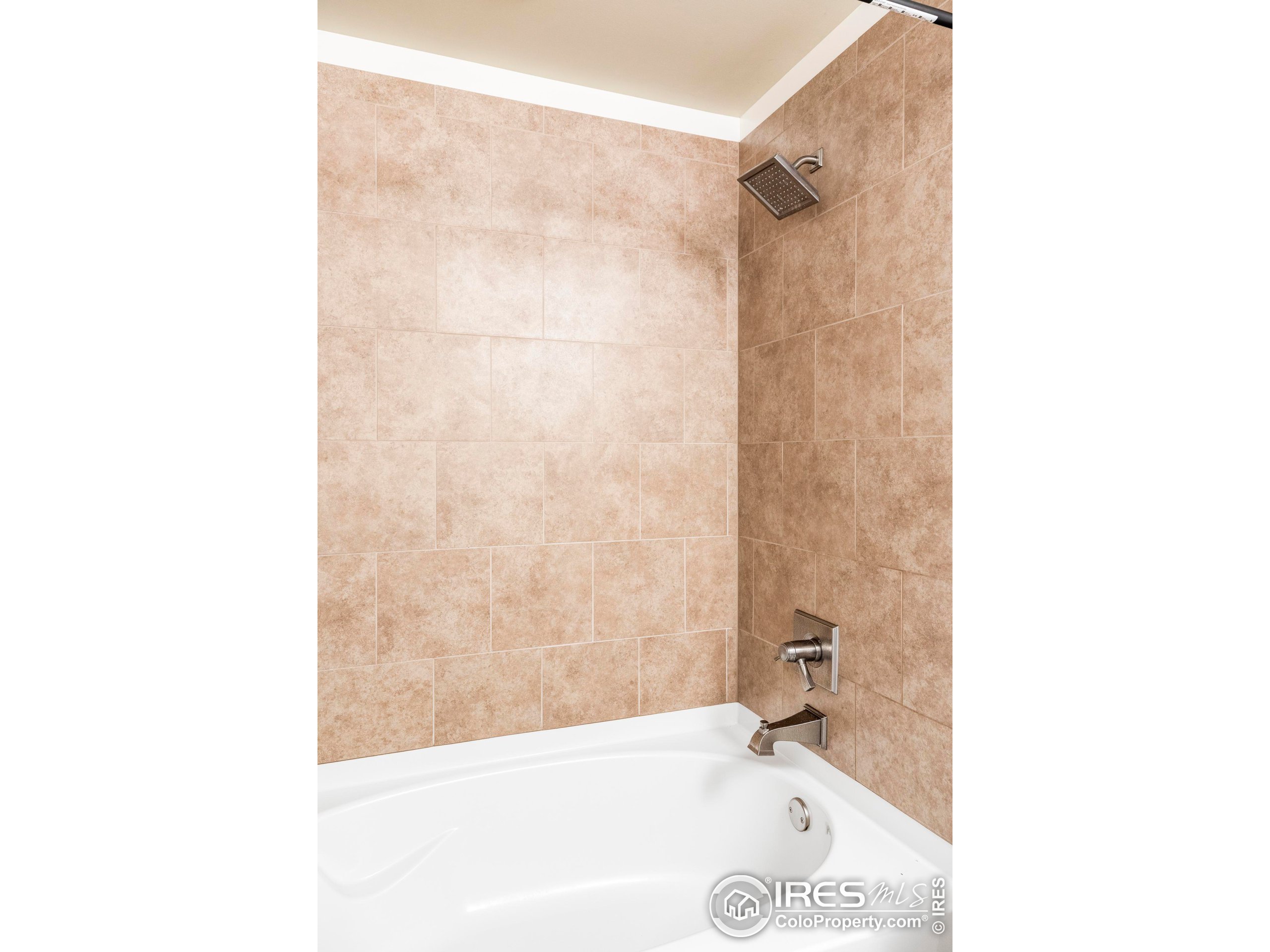 3301 Arapahoe Ave 204