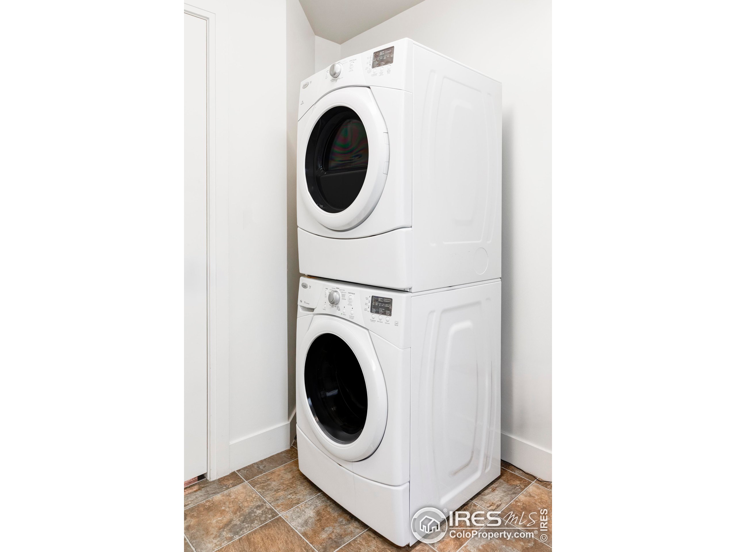 3301 Arapahoe Ave 204