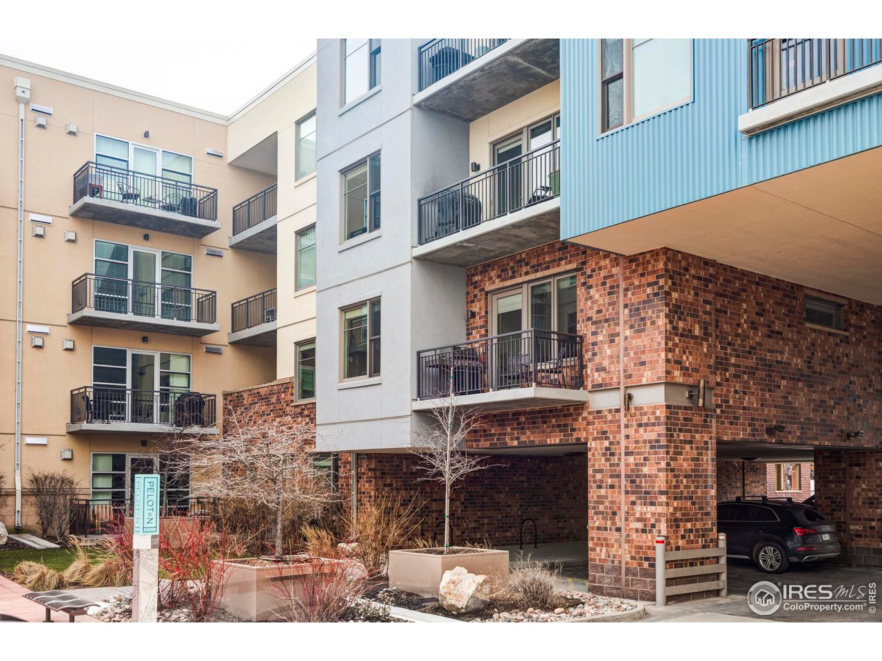 3301 Arapahoe Ave 204