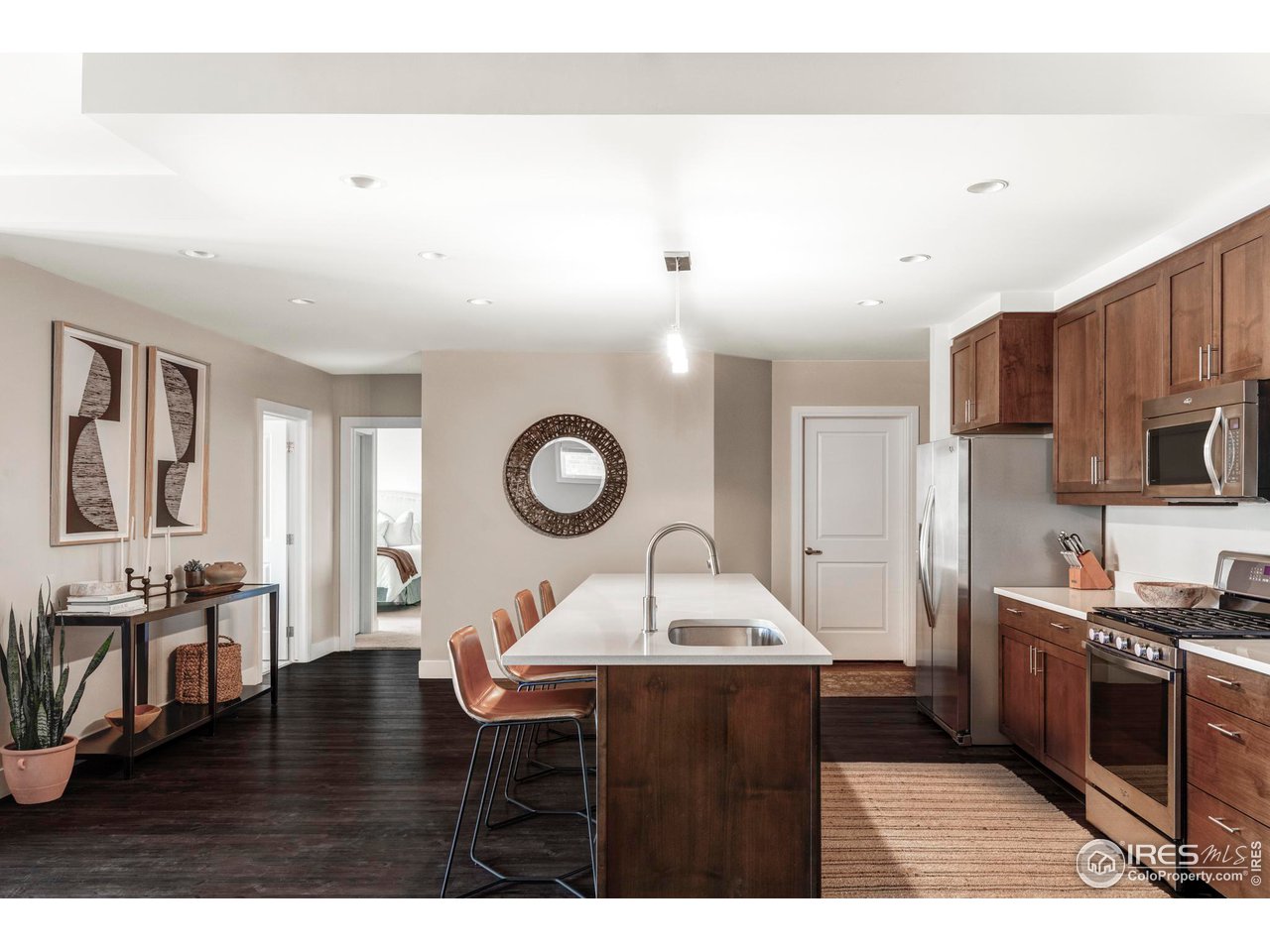 3301 Arapahoe Ave 204