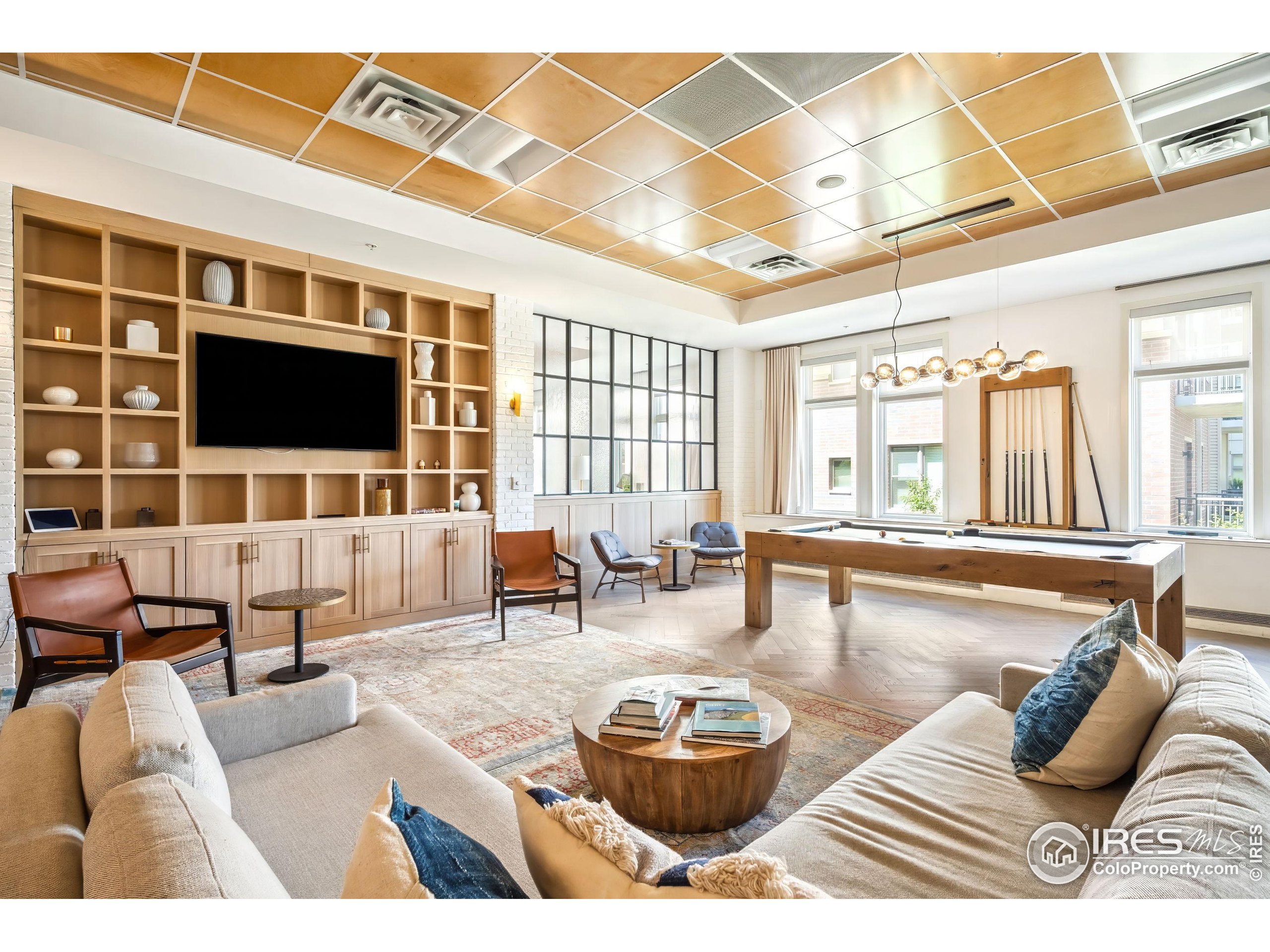 3301 Arapahoe Ave 204