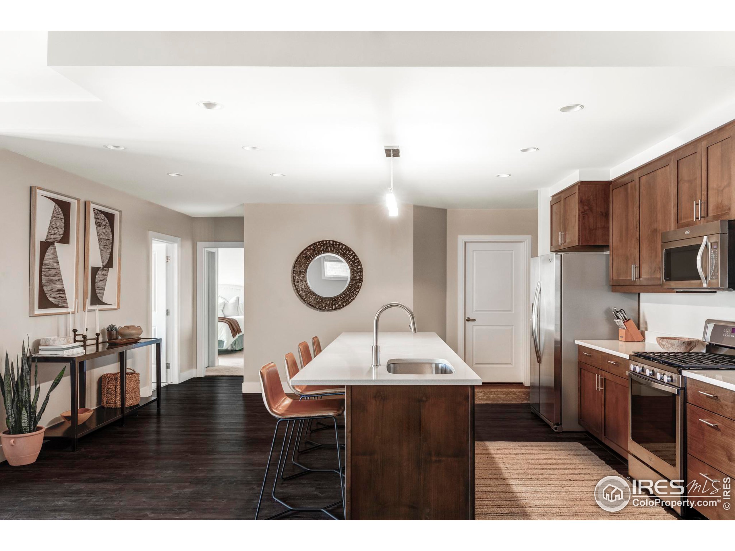 3301 Arapahoe Ave 204