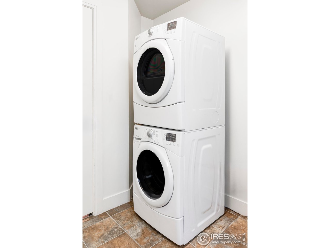 3301 Arapahoe Ave 204