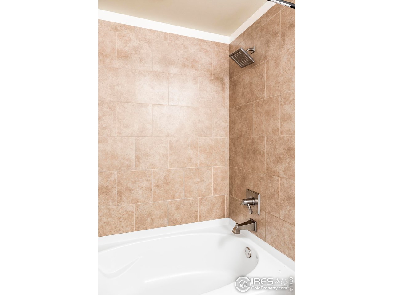 3301 Arapahoe Ave 204