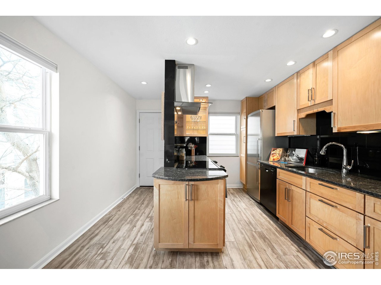 1111 Maxwell Ave 231