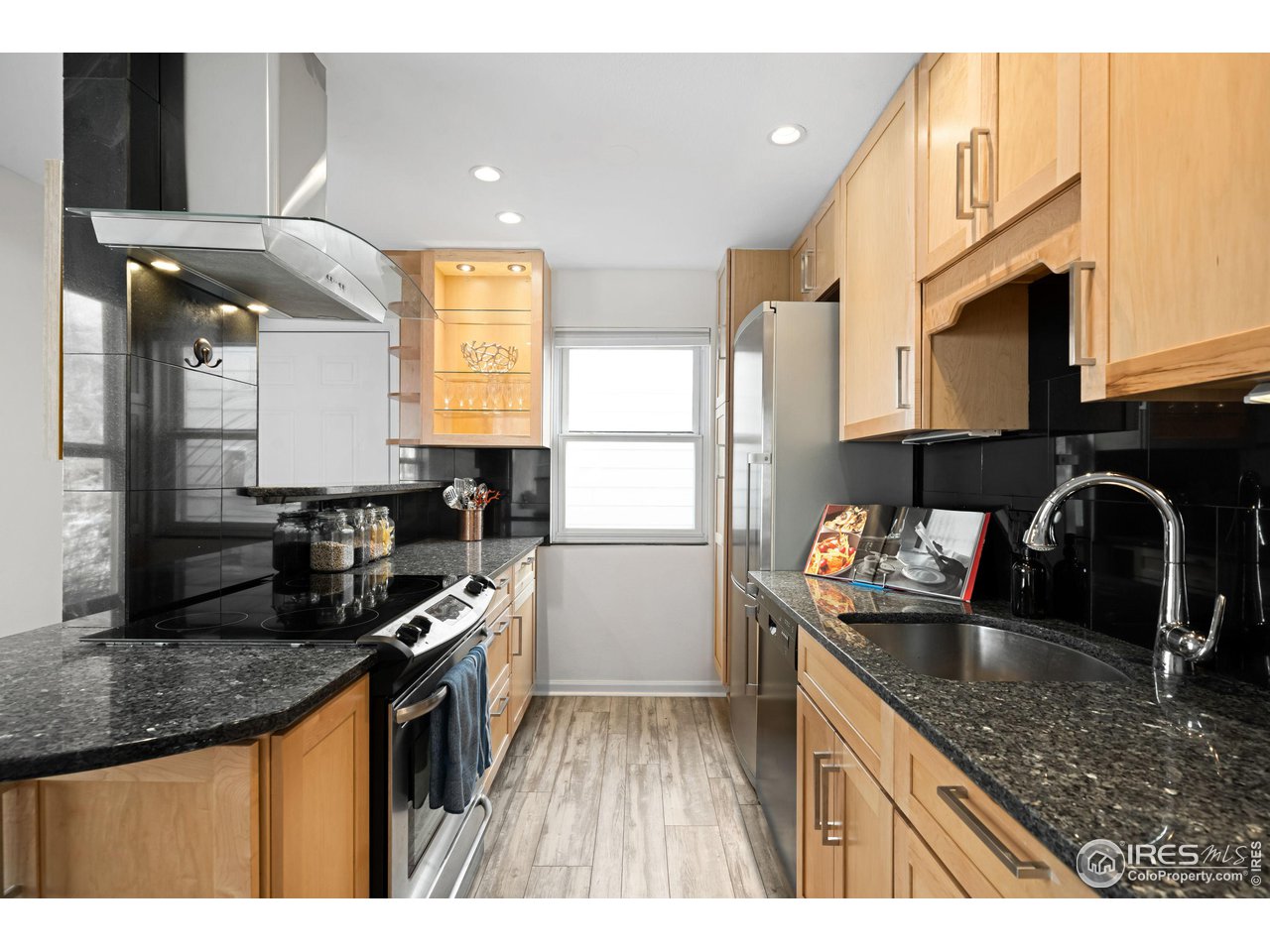 1111 Maxwell Ave 231