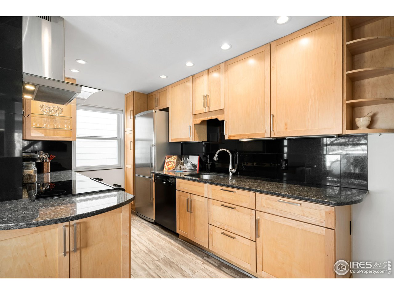 1111 Maxwell Ave 231