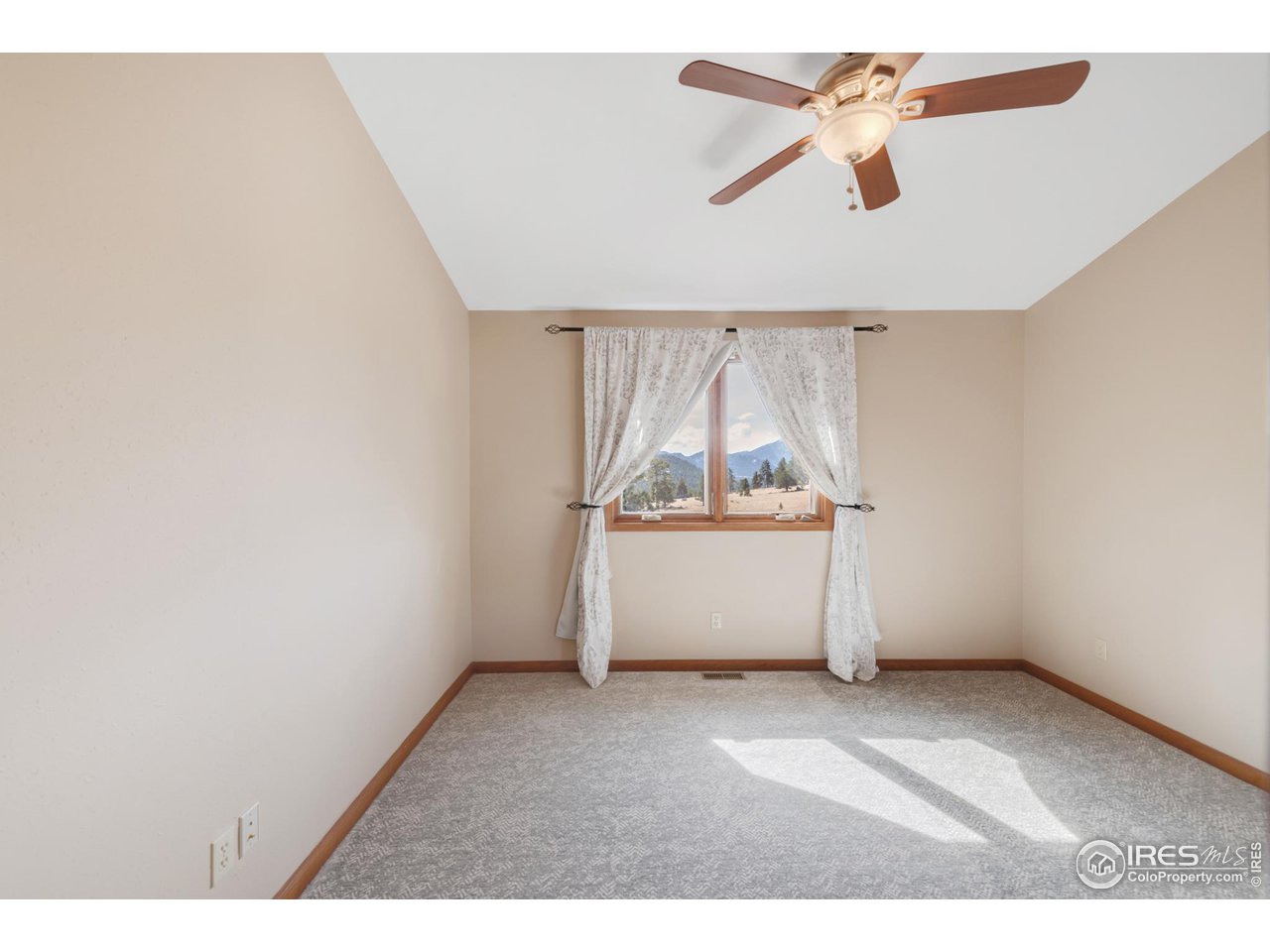 2341 Fallen Leaf Way