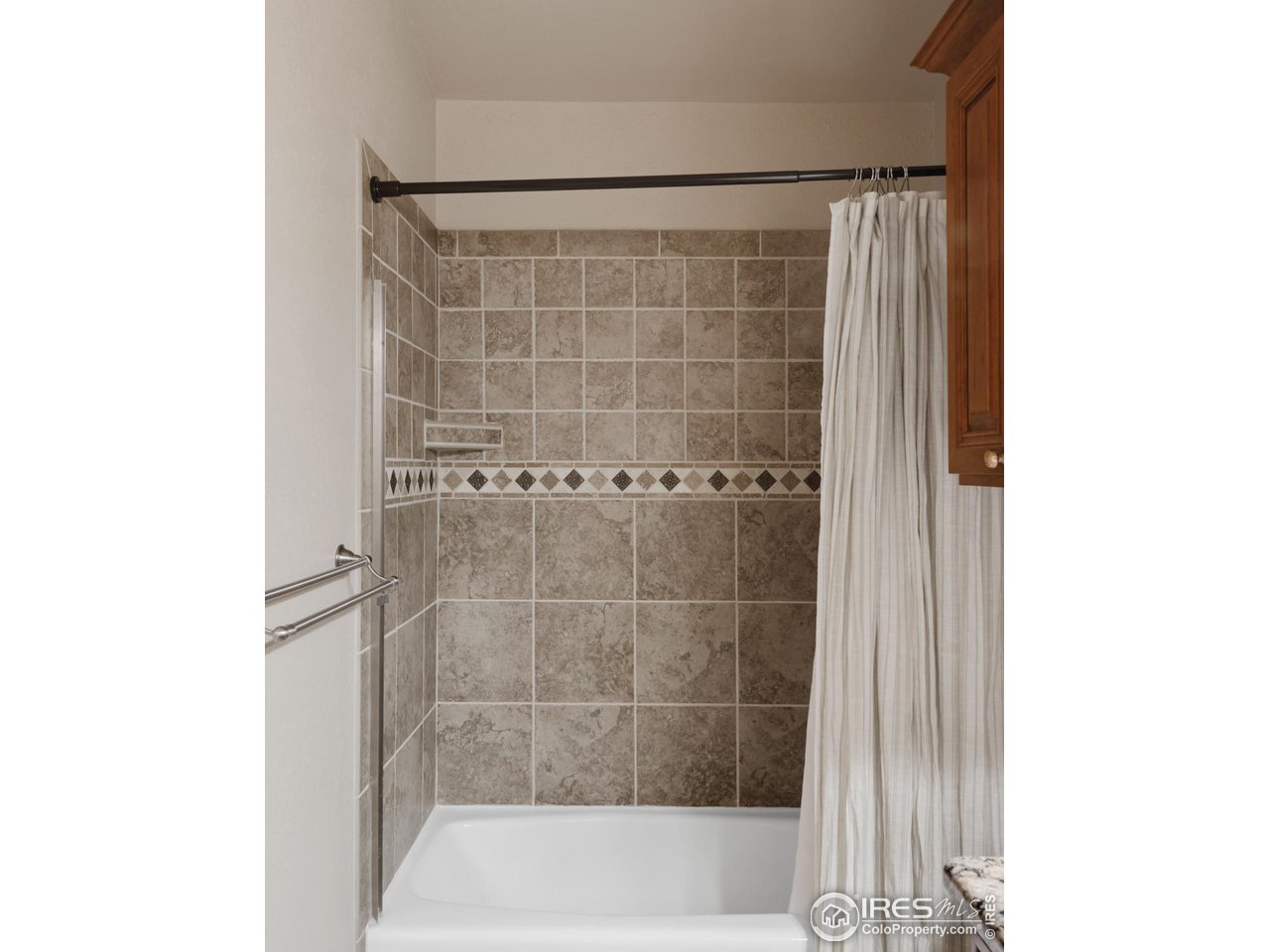 2341 Fallen Leaf Way