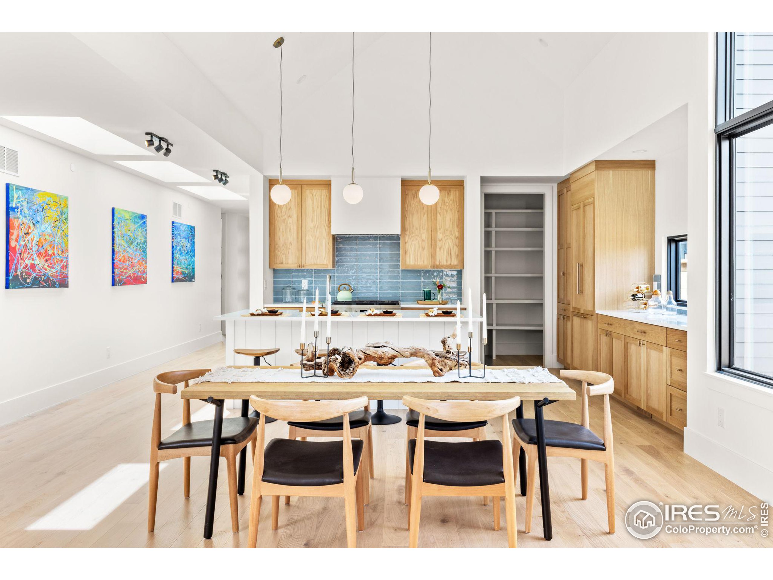 203 W William St