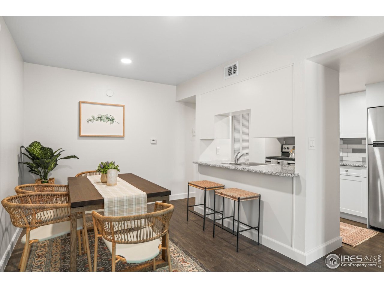 1111 Maxwell Ave 122