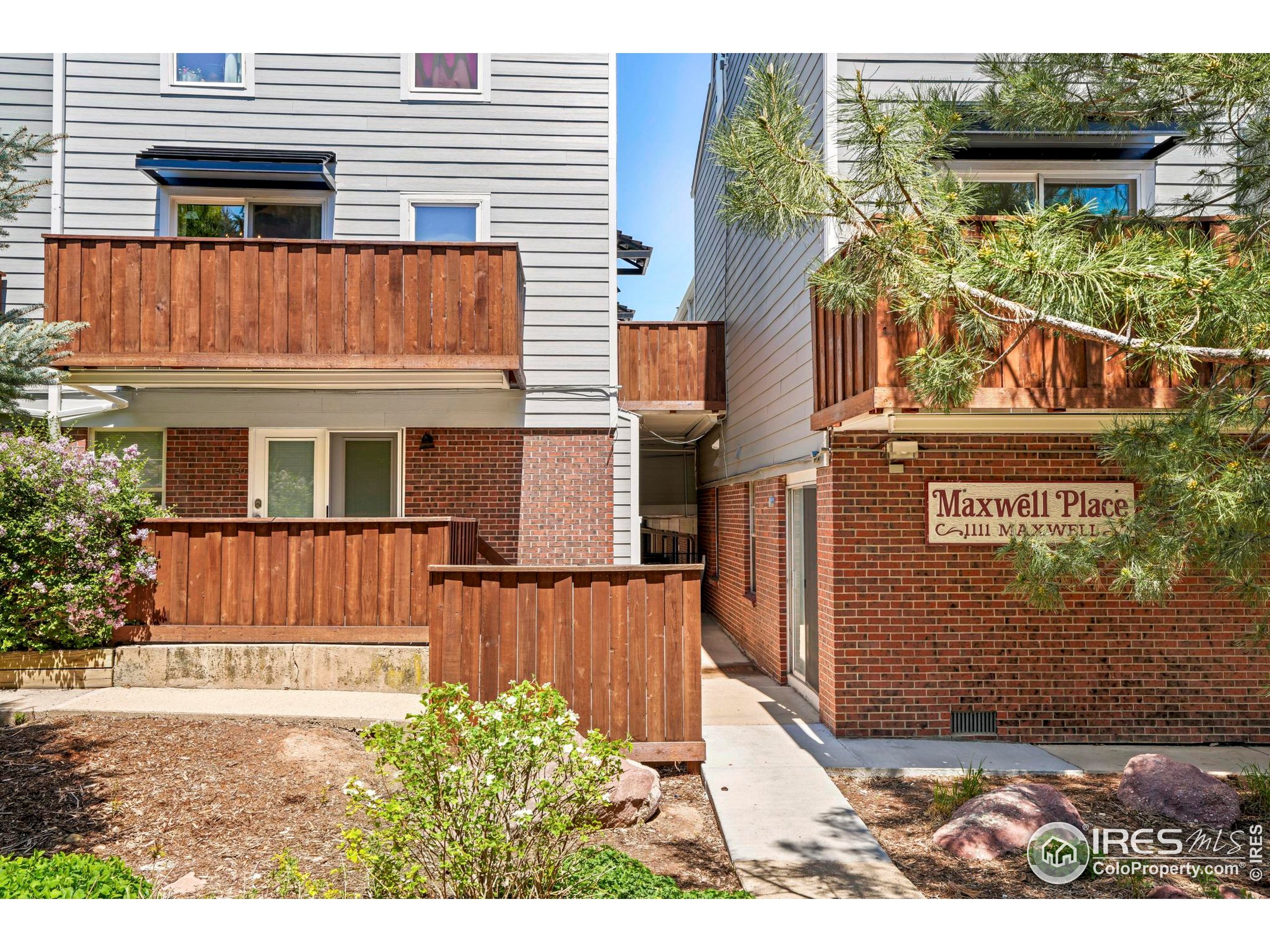 1111 Maxwell Ave 122