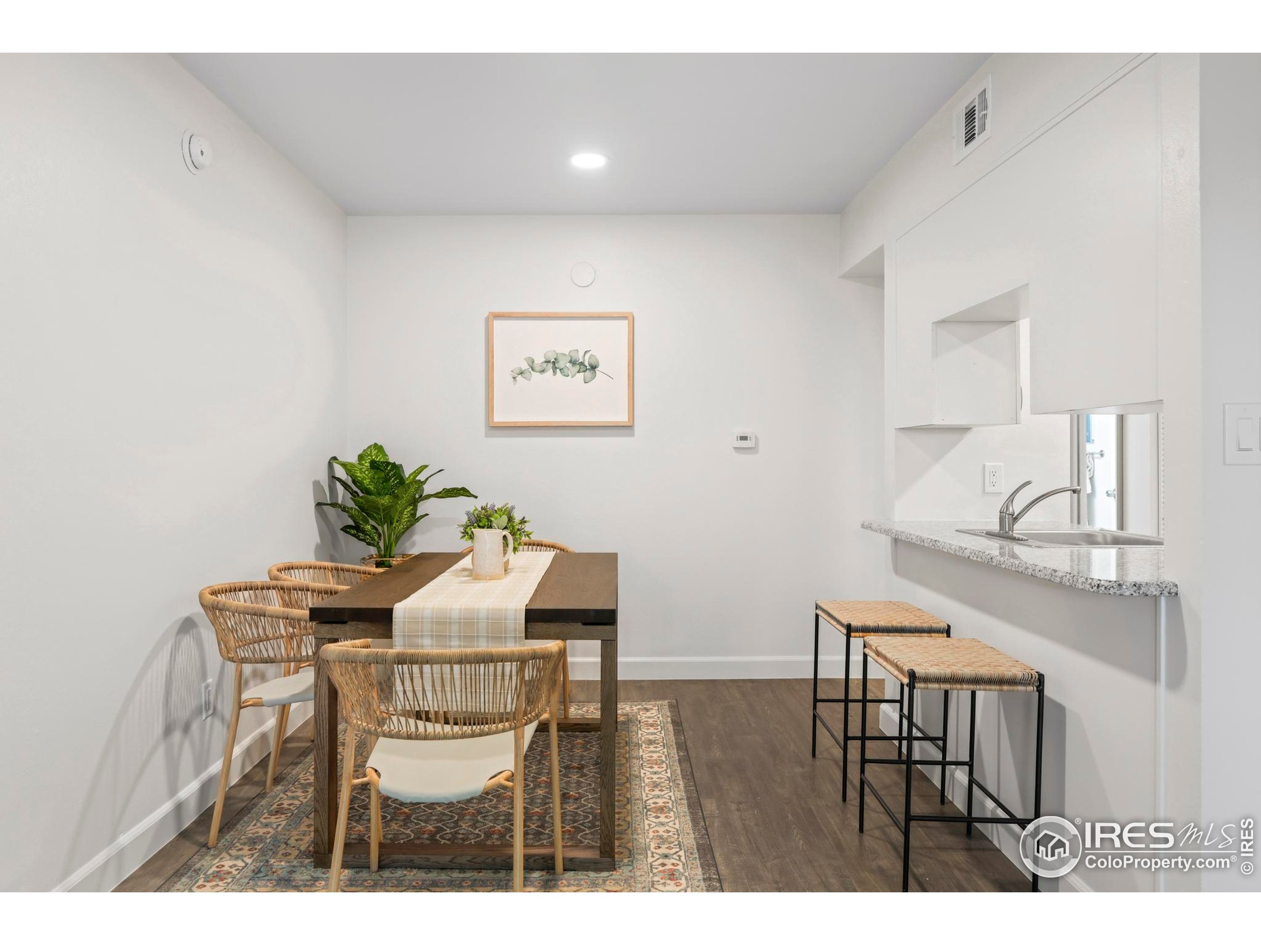 1111 Maxwell Ave 122