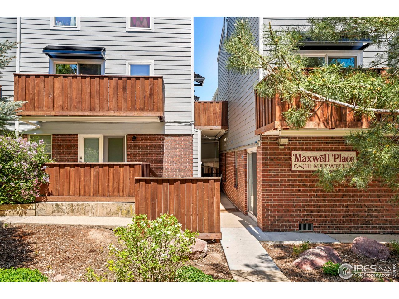 1111 Maxwell Ave 122